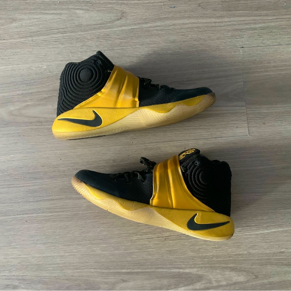 NIKE KYRIE 2 FINALS GAME 7 SIZE 11.5
